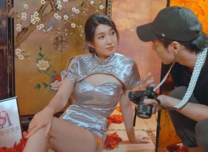 sex uno kanda Em người mẫu yêu cầu thợ anh của anh lên giường